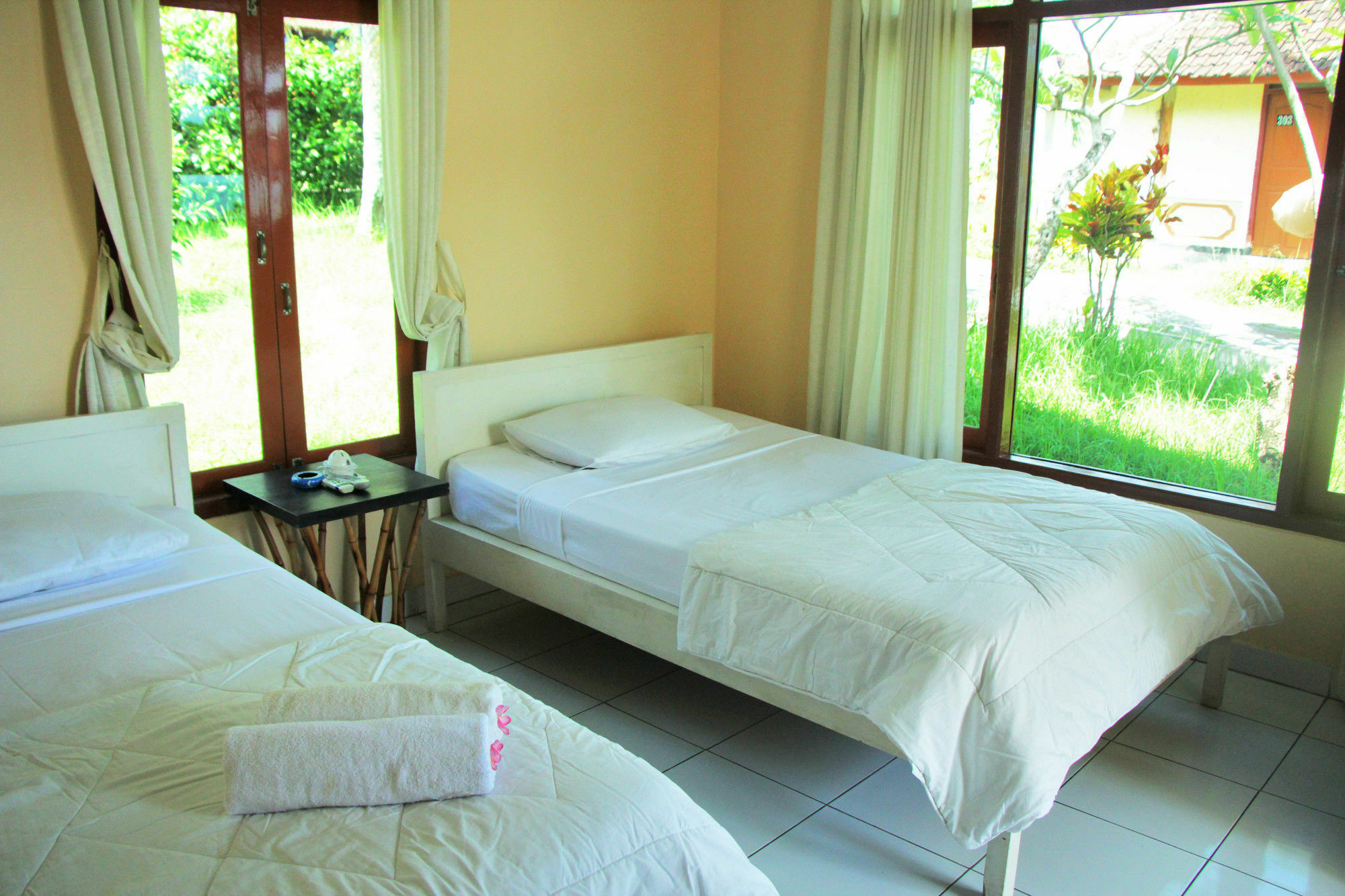 Soka Indah Restaurant & Bungalows Selemadeg  Exterior foto
